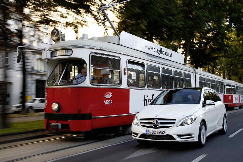 Mercedes-Benz beim DEKRA Gebrauchtwagenreport 2014 vorn