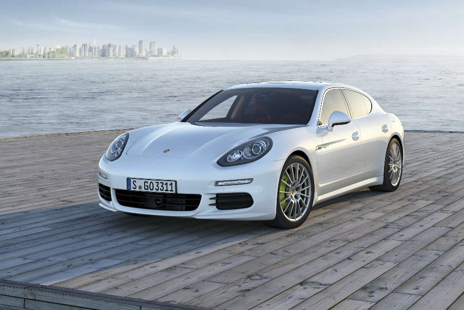 Porsche Panamera: Erster steckdosentauglicher Luxusliner weltweit