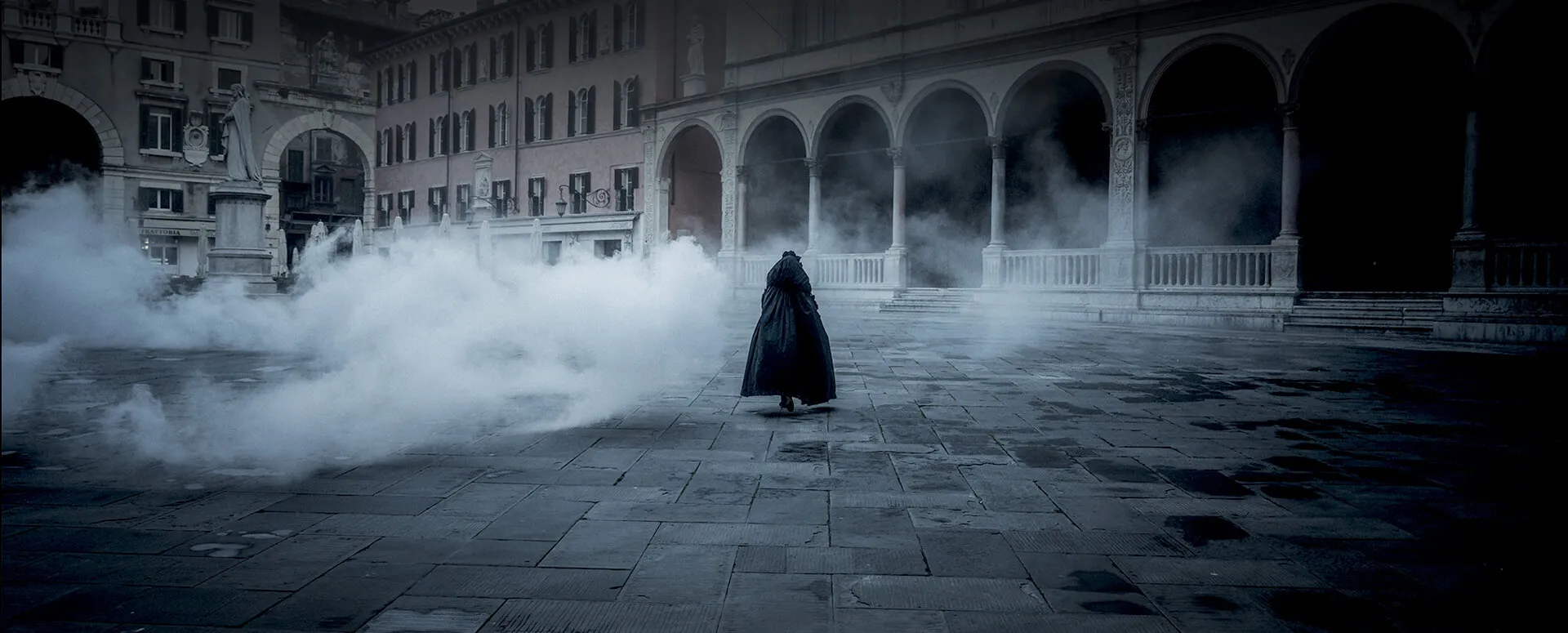 Together with a short art film, Paolo Roversi from Pirelli searches for the essence of Juliet